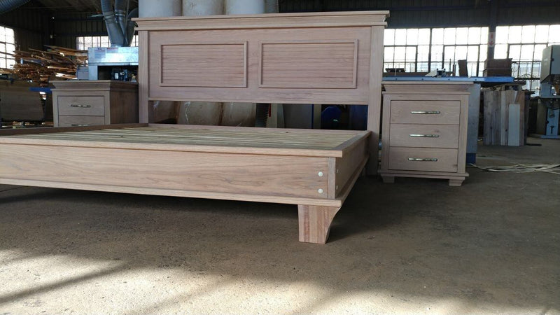Oak Classic Style bed King size with rubio monocoat sealnt