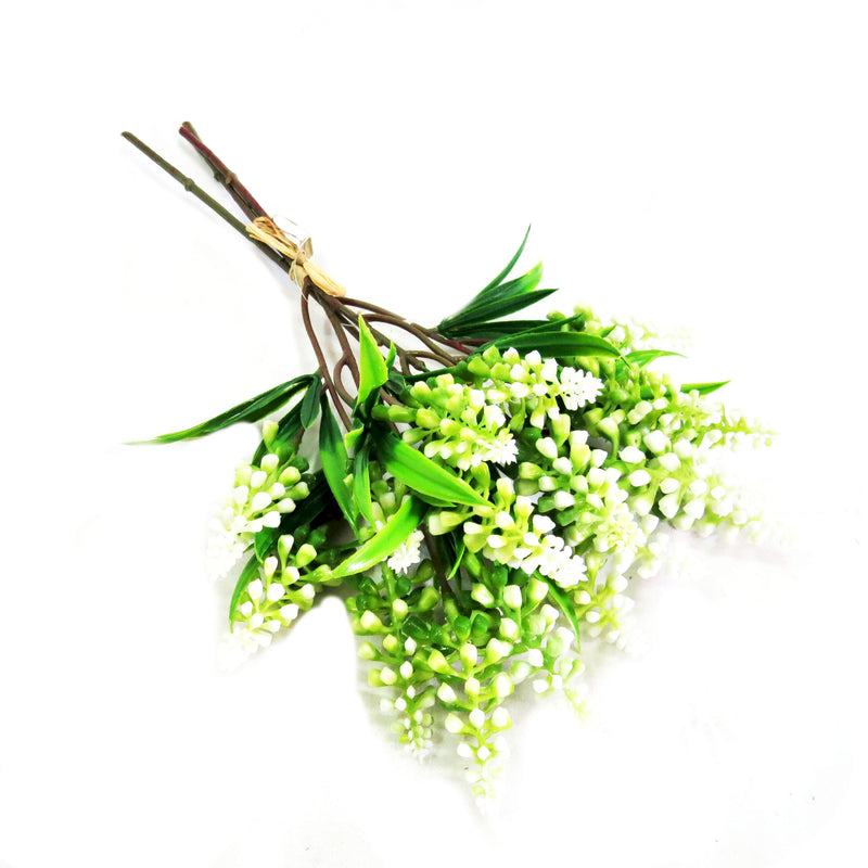Indulge in the natural charm of our Meadow Alba Bunch, featuring 23 beautifully picked, white hyacinth blooms shaped to perfection. With a generous 36cm length and several vivid green leaves, this bunch will add a gorgeous touch of elegance to any space-unique interiors
