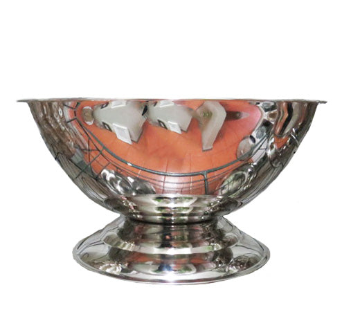 Add elegance to your events with the Juno Footed Champagne Bowl. Its 40cm diameter and 20cm height make it a versatile piece for serving drinks or stunning centerpieces. Made of stainless steel, its 27.5cm base ensures stability and its mirror polish adds a touch of drama-UNIQUE INTERIORS