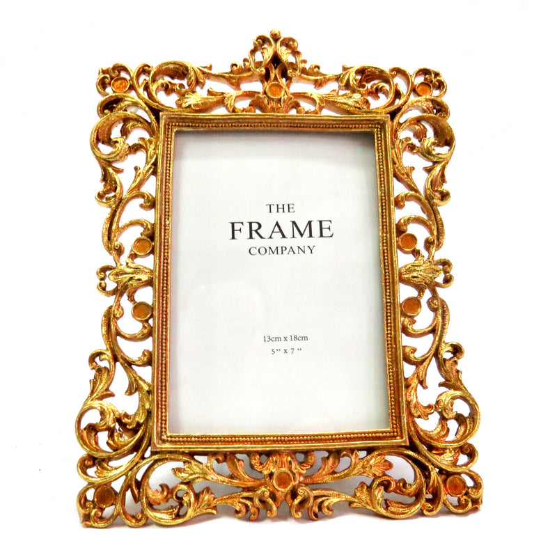 This Supermodel Frame was expertly designed with a 4" x 6" size to showcase your favorite photos with precision and elegance. Its sleek and modern design will elevate any room, making it the perfect addition to your home decor. Display your memories in style with this premium frame-unique interiors