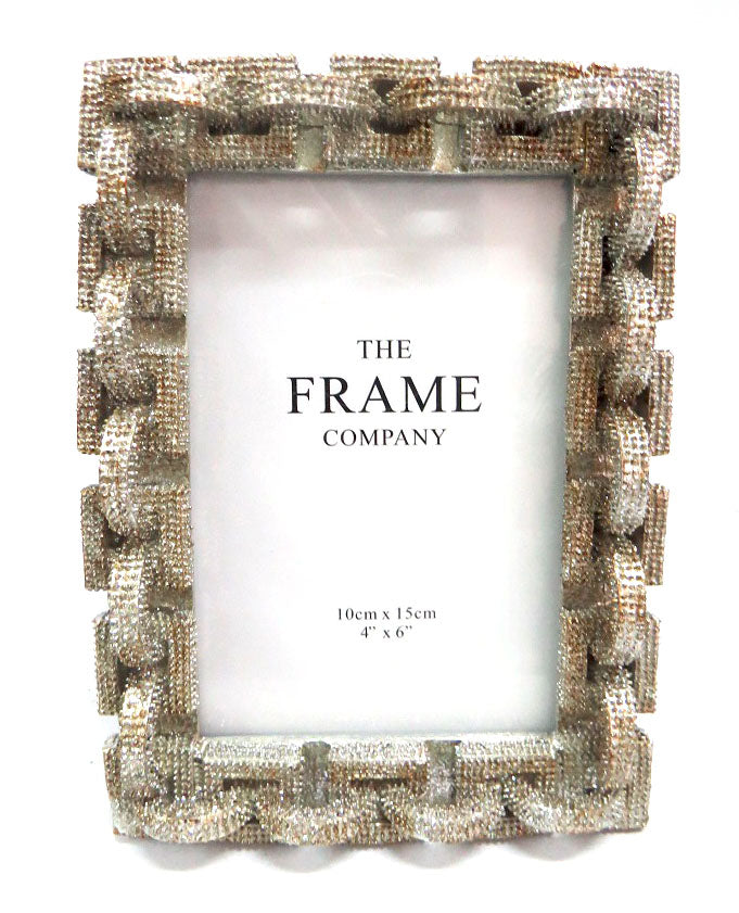 Chain couture frame