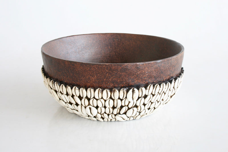AFRICAN BOWL WITH CORIE SHELLS DESIGN 14X30CM