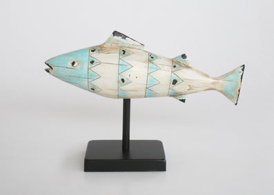 LONG BLUE FISH ON STAND 26X37CM