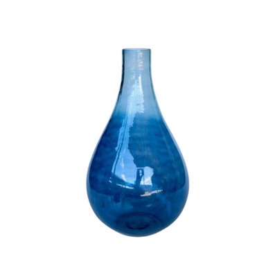 Extra large blue ombre glass vase 52X29cm  This extra large blue ombre glass vase is a beautiful decorative piece. It measures 52 cm high and 29 cm wide, making it a great addition to any home or office. The vase has an elegant ombre design, adding a stunning visual texture to any surface.  Delivery 5 - 7 working days