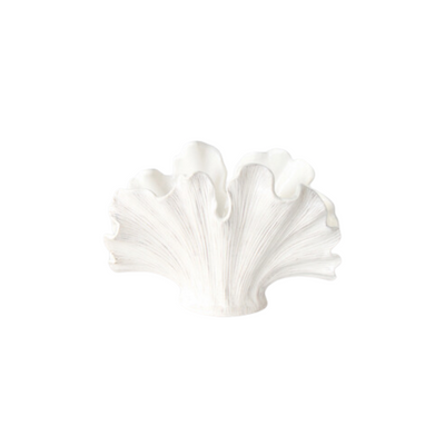 Bring stunning refinement to any room with this elegant Fan Coral Vase. An exquisite 18X25cm design made resin, its modern nature-inspired style will create an inspiring atmosphere in any space. Perfect for flowers or as a decorative piece! Delivery 5 - 7 working days