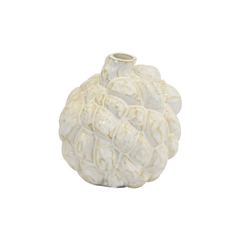 This Ceramic Garlic Votive Small is a unique porcelain piece that would make a great addition to any space. Its size of 12 cm (H) x 12 cm (D) makes it perfect for smaller spaces, letting you enjoy the decorative effect of its unique design. A great way to bring a creative touch to your interiors.  Ceramic garlic votive small  Size  12CM (H) X 12CM (D)  Ceramic porcelain decor   Unique Interiors