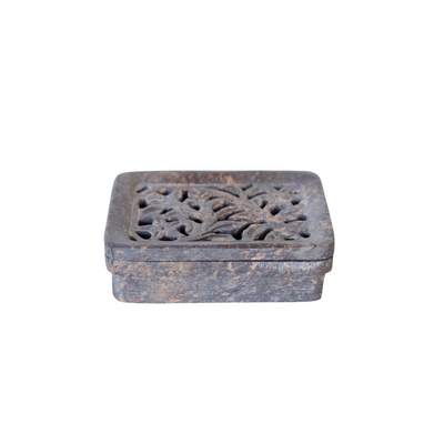 Search no more if your washroom is missing an element of uniqueness. The grey soap stone cut out dish with lid is the ideal present for any abode. Dimensions: 4x11 cm.  Delivery 5 - 7 working days