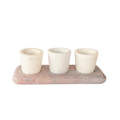 Ideal for entertaining and complimenting any dish, these White & Pink Marble Pinch Pots feature attractive interiors. Measuring 7cm x 20cm x 8cm, they make an ideal addition to your table.  Delivery 5 - 7 working days