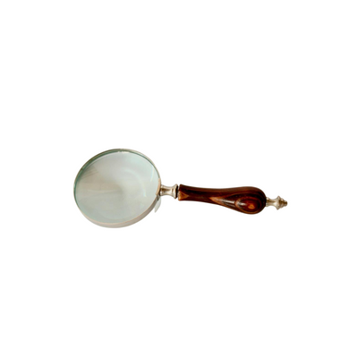Search no more! This magnifying glass is perfect for those seeking the finer things. It is an ideal addition to any home. Size: 24 x 10cm. Delivery   7 - 10 working days