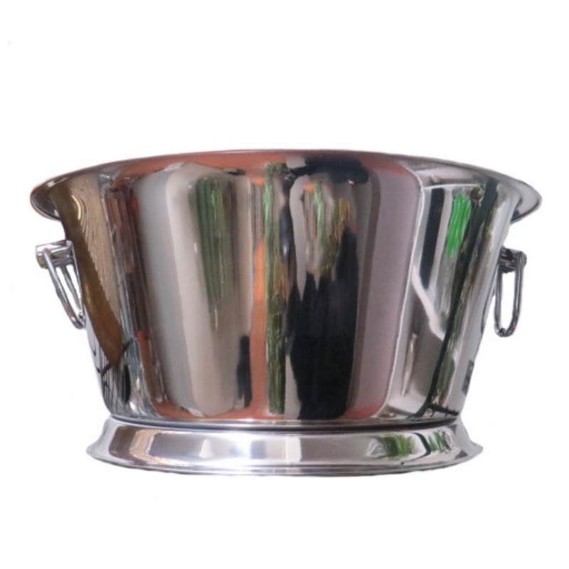 Impress your guests with the Celebration Tub! This stainless steel party tub boasts a high mirror finish and beautifully constructed handles. With a generous 37.5cm diameter and 19.5cm height, it&