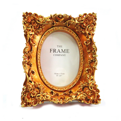 This Chatelaine Frame features a 4″ X 6″ or 10cm X 15cm frame opening, allowing you to display your favorite memories in a classic antique gold frame. With an elegant and timeless design, this frame is perfect for adding a touch of sophistication to any space-unique interiors