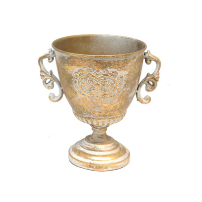 Introducing the <span data-mce-fragment="1">Solo Pot</span> a stunning 21cm wide pot made of antique gold metal with a 16cm diameter opening and a height of 21cm. Use it as a vase or urn, this versatile and elegant piece adds beauty to any space. Expertly crafted for both aesthetics and functionality.UNIQUE INTERIORS