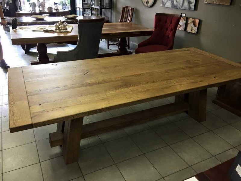 Oak Classic Leg Table