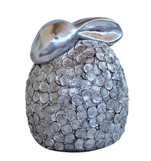 This Large Silver Daisy Bunny adds a touch of unique style to any home. Its size of 23 x 17 x 23cm makes it a perfect standout piece for your interiors. Be sure to add this cute daisy pet to your collection.  Delivery 5 - 7 working days