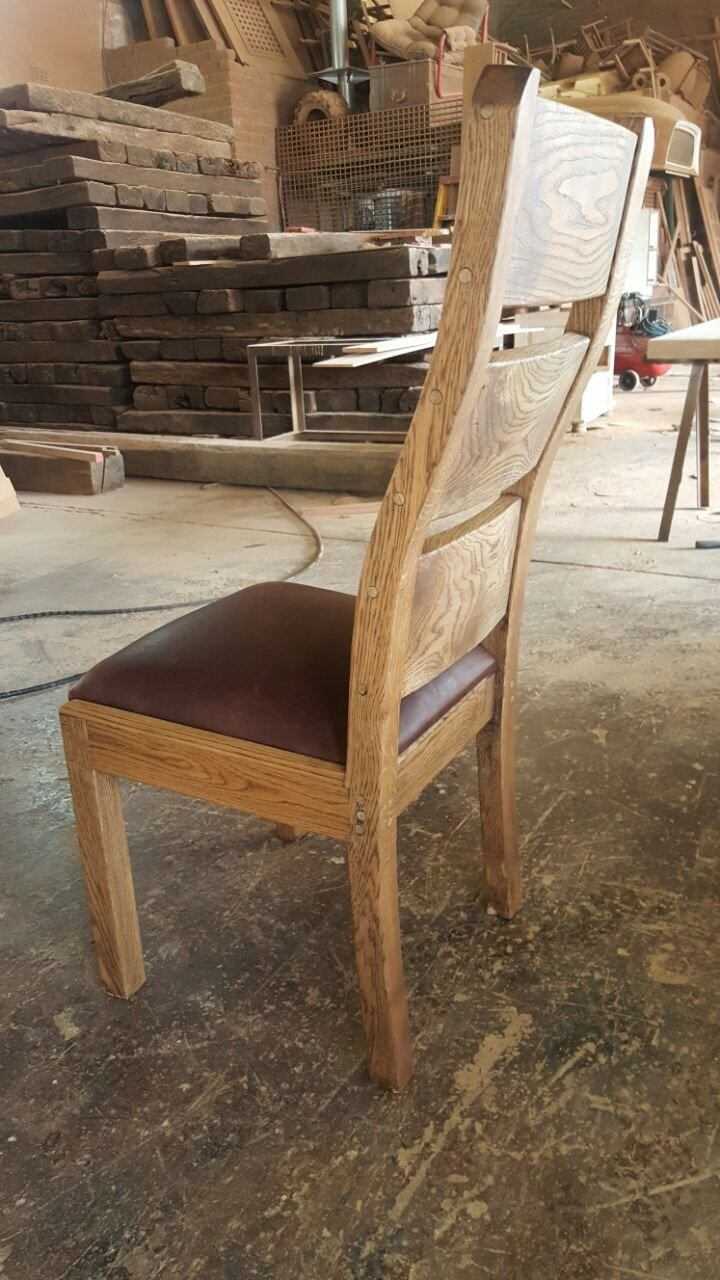 Oak Design Comfort Chair with Leather